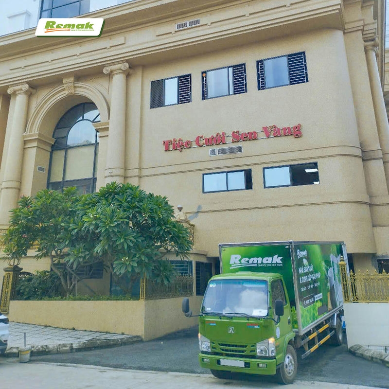 Remak giao hàng nhanh trực tiếp tới trung tâm tiệc cưới để đảm bảo tiến độ